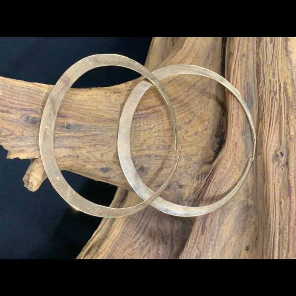 18 kt Gold Hoops - Picture 3 of 6